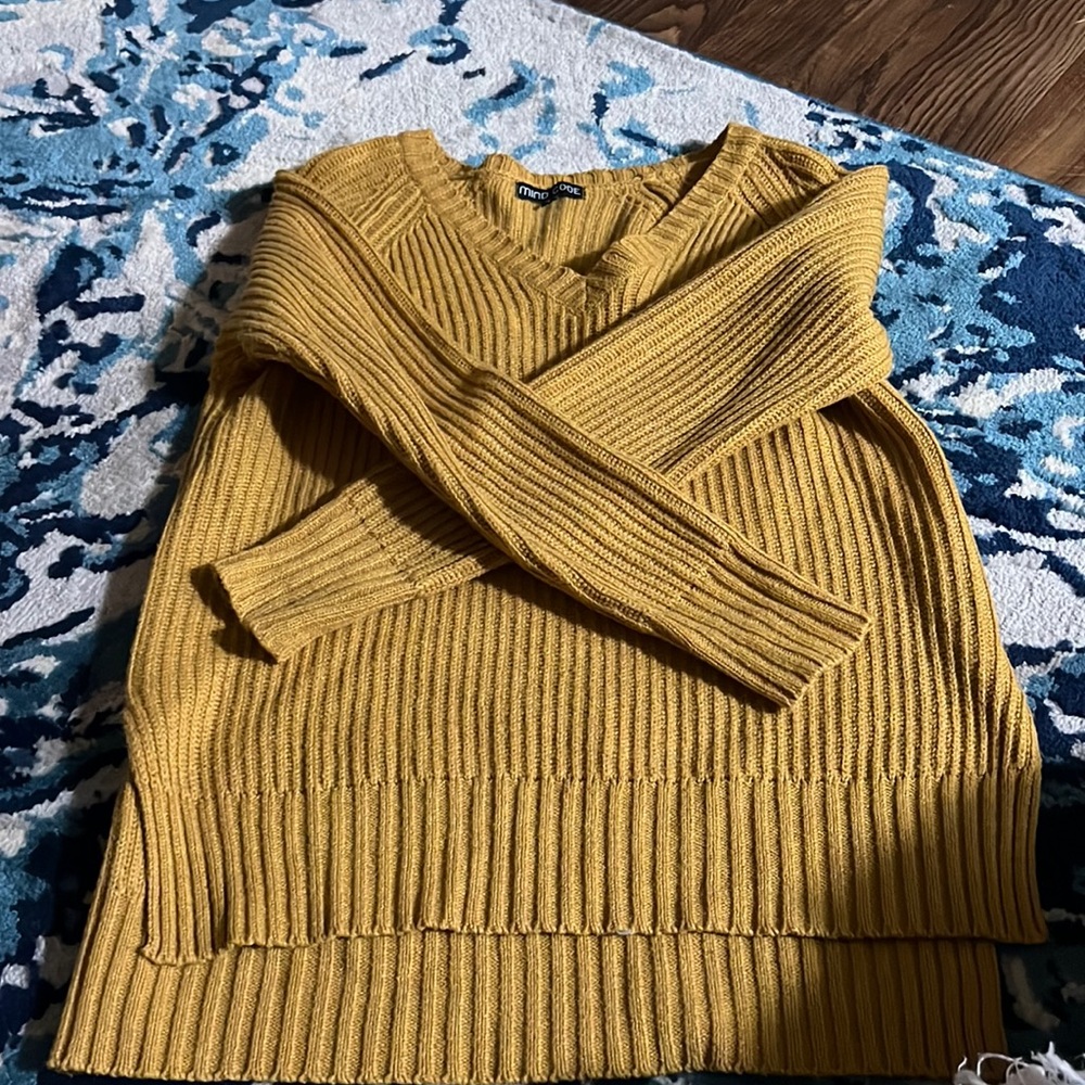 Knitted long sleeve top